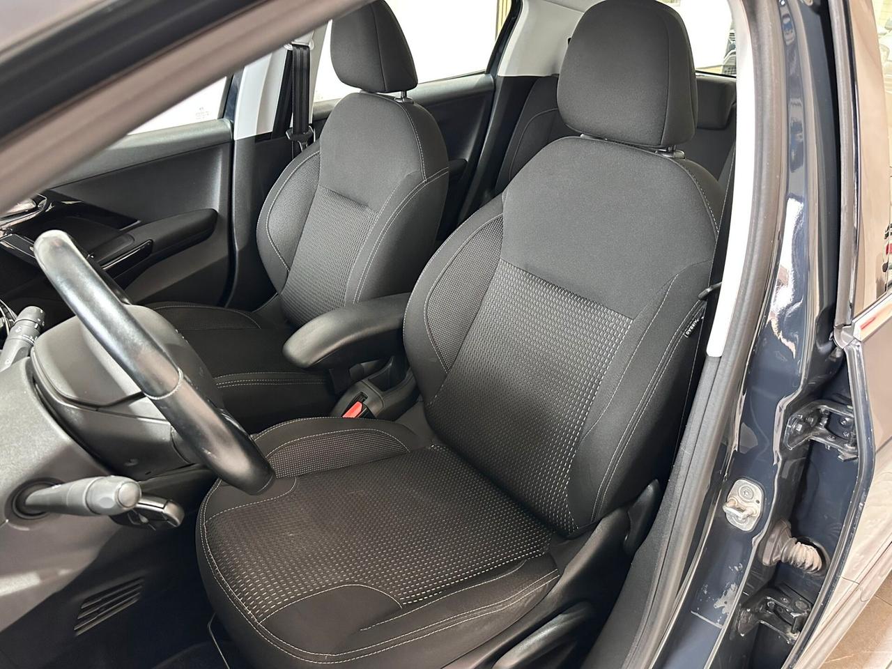 Peugeot 208 BlueHDi Allure - FULL – DA VETRINA – LED – NAVI