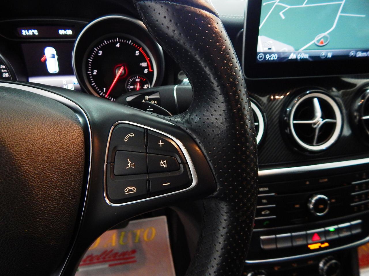 Mercedes-Benz CLA 200 d Shooting Brake Premium 4matic Aut. TETTO-NAVI-PELLE-PARK
