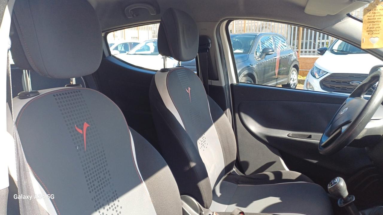 Lancia Ypsilon 85 CV 5 porte Metano Ecochic Gold