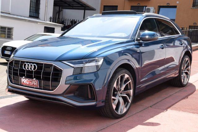 AUDI Q8 55 TFSI quattro tiptronic (Tetto/23"/quadzone)FULL