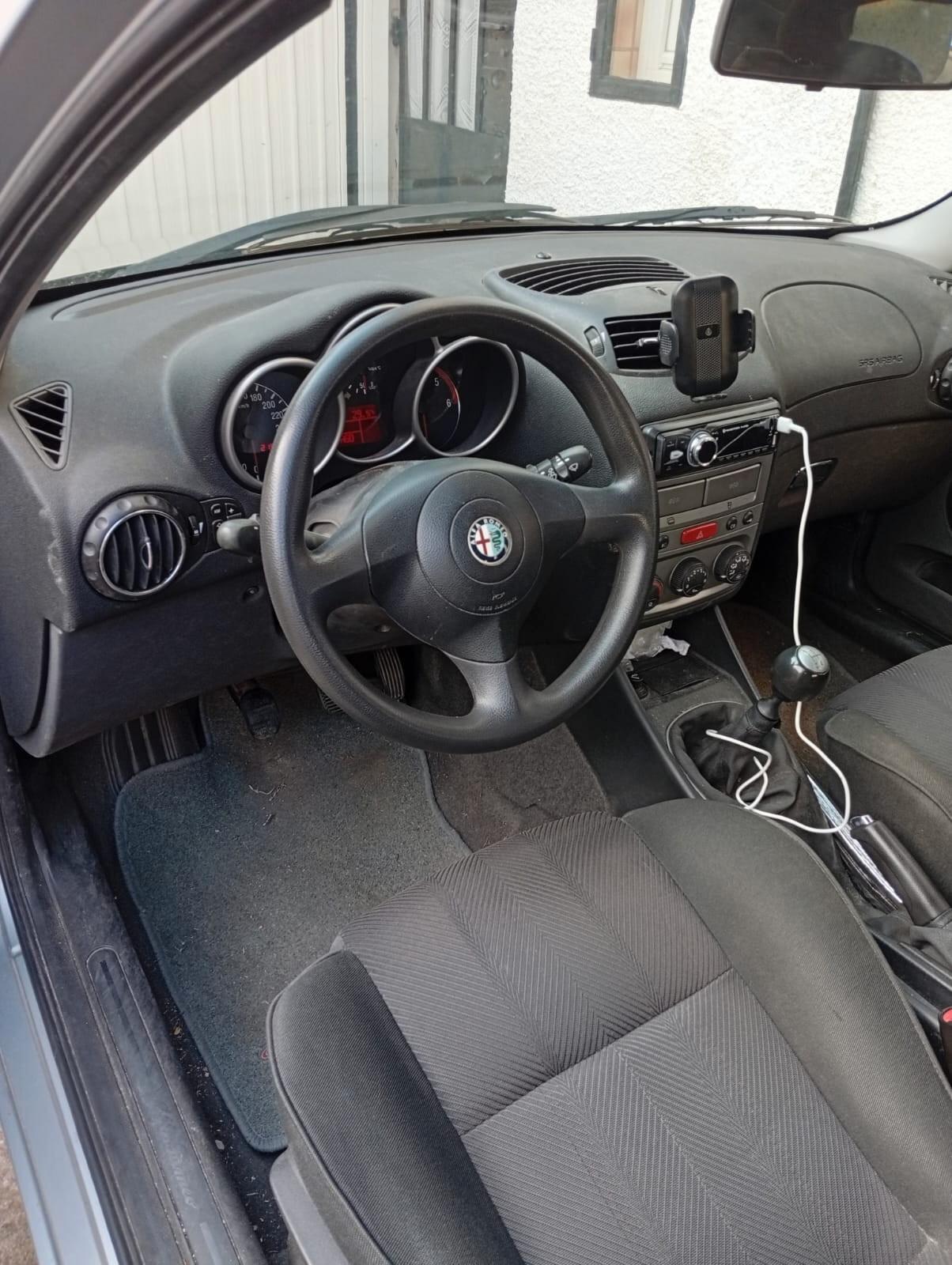 Alfa Romeo 147 1.9 JTD (115 CV) cat 5p. Distinctive