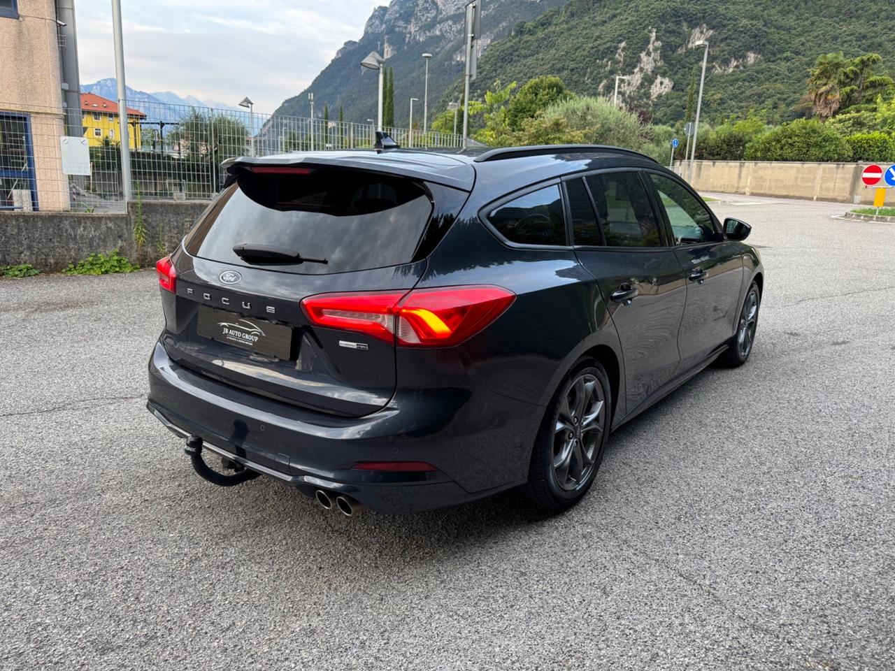 Ford Focus Hybrid ST LINE X
