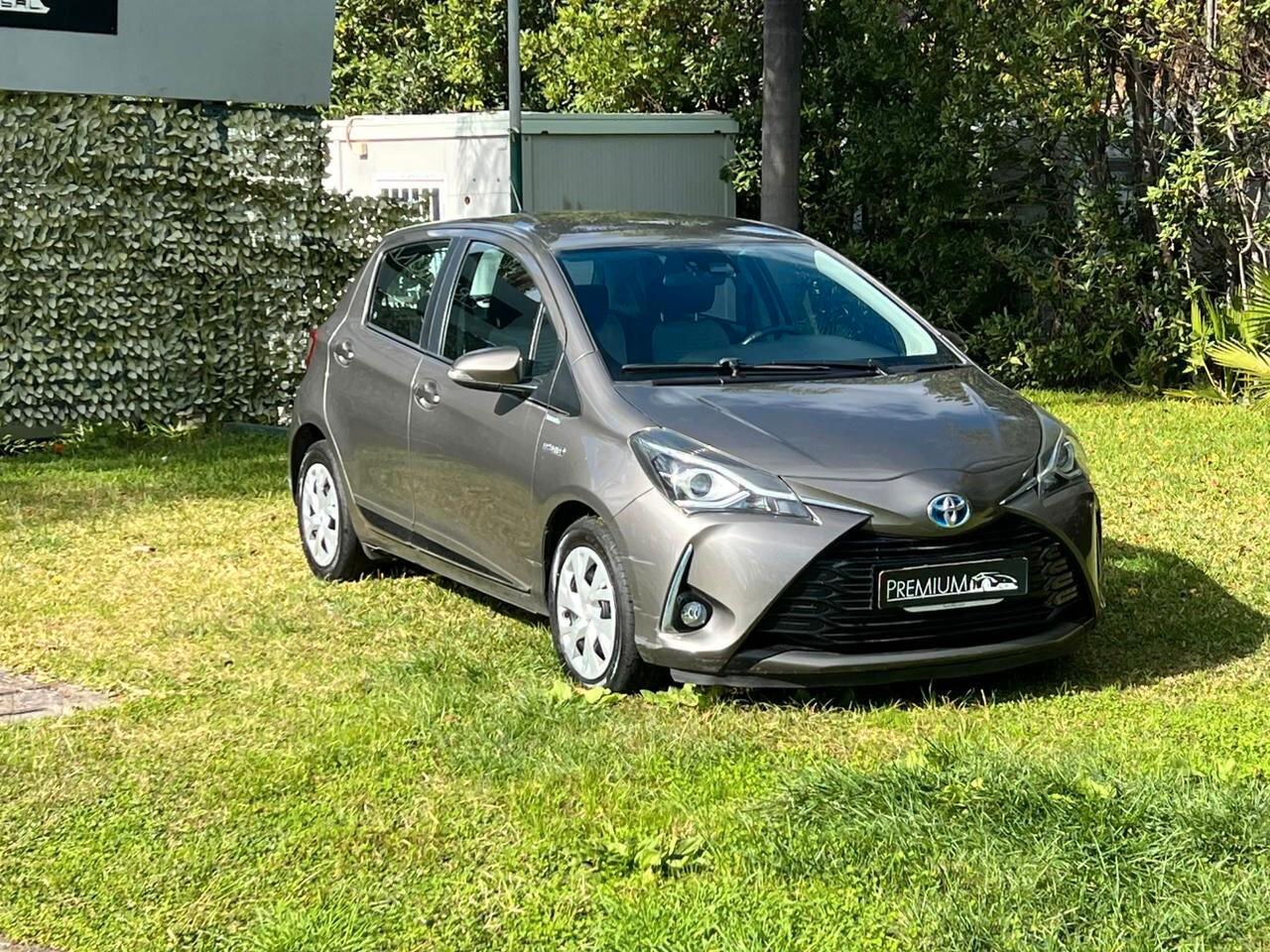 Toyota Yaris 1.5 Hybrid 5 porte Business
