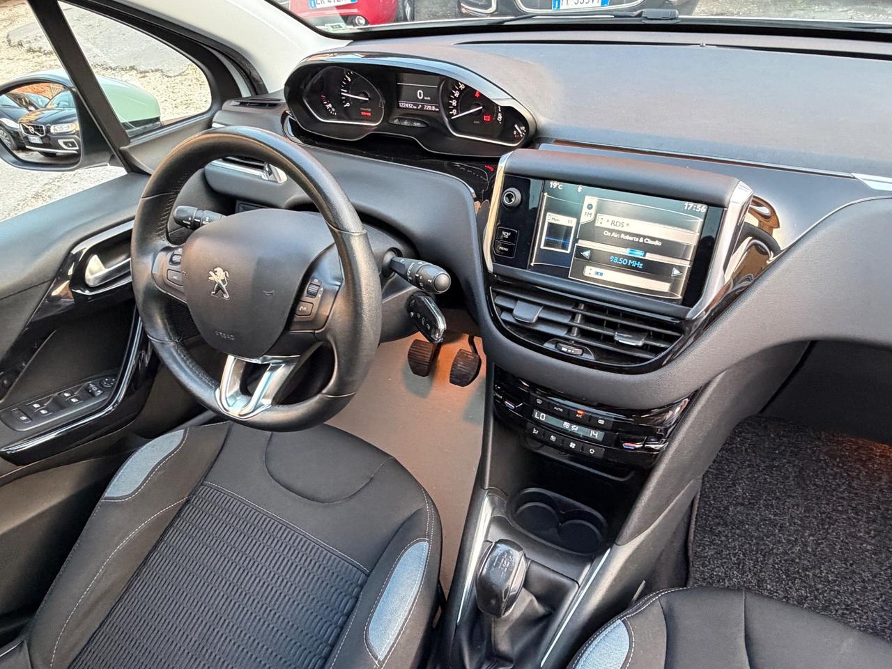 Peugeot 208 PureTech 82 5 porte Allure