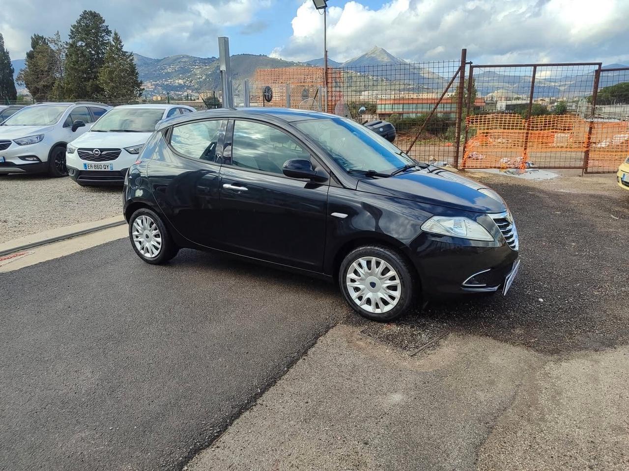 Lancia Ypsilon 1.2 69 CV 5 porte S&S Gold