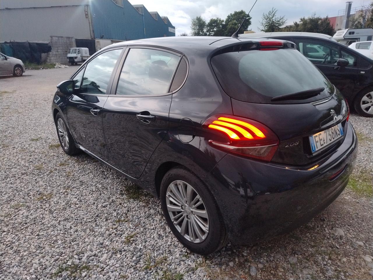 Peugeot 208 BlueHDi 75 5 porte Allure