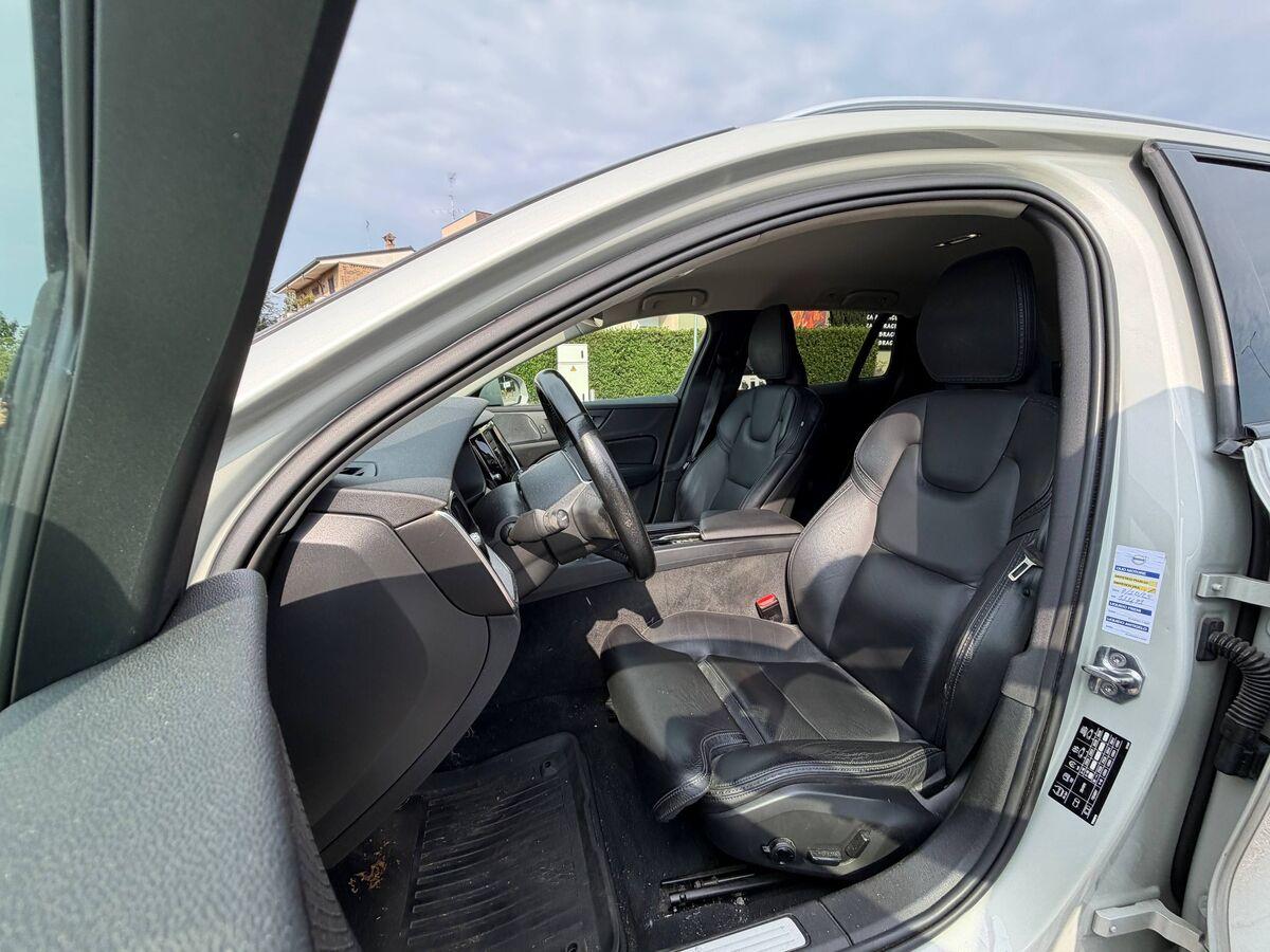 Volvo V60 2.0 b4 Business Pro awd auto