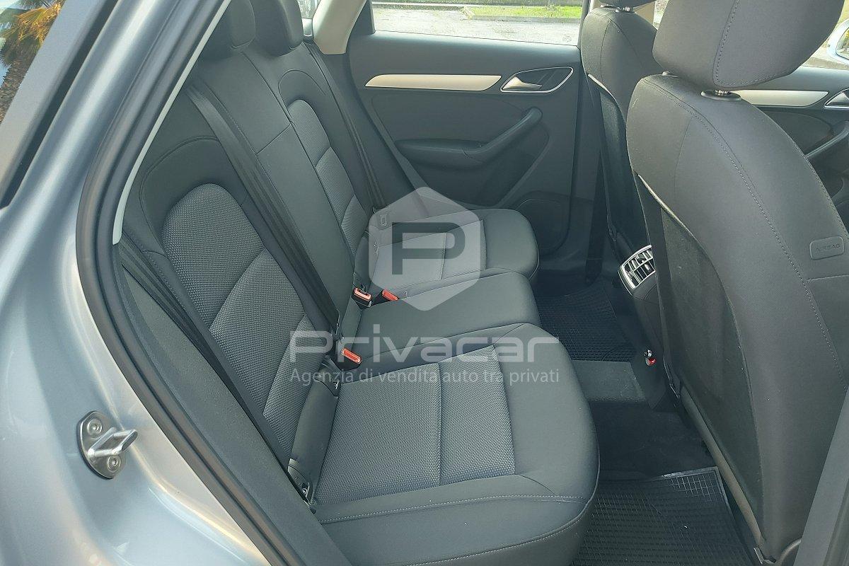 AUDI Q3 2.0 TDI 120 CV Business