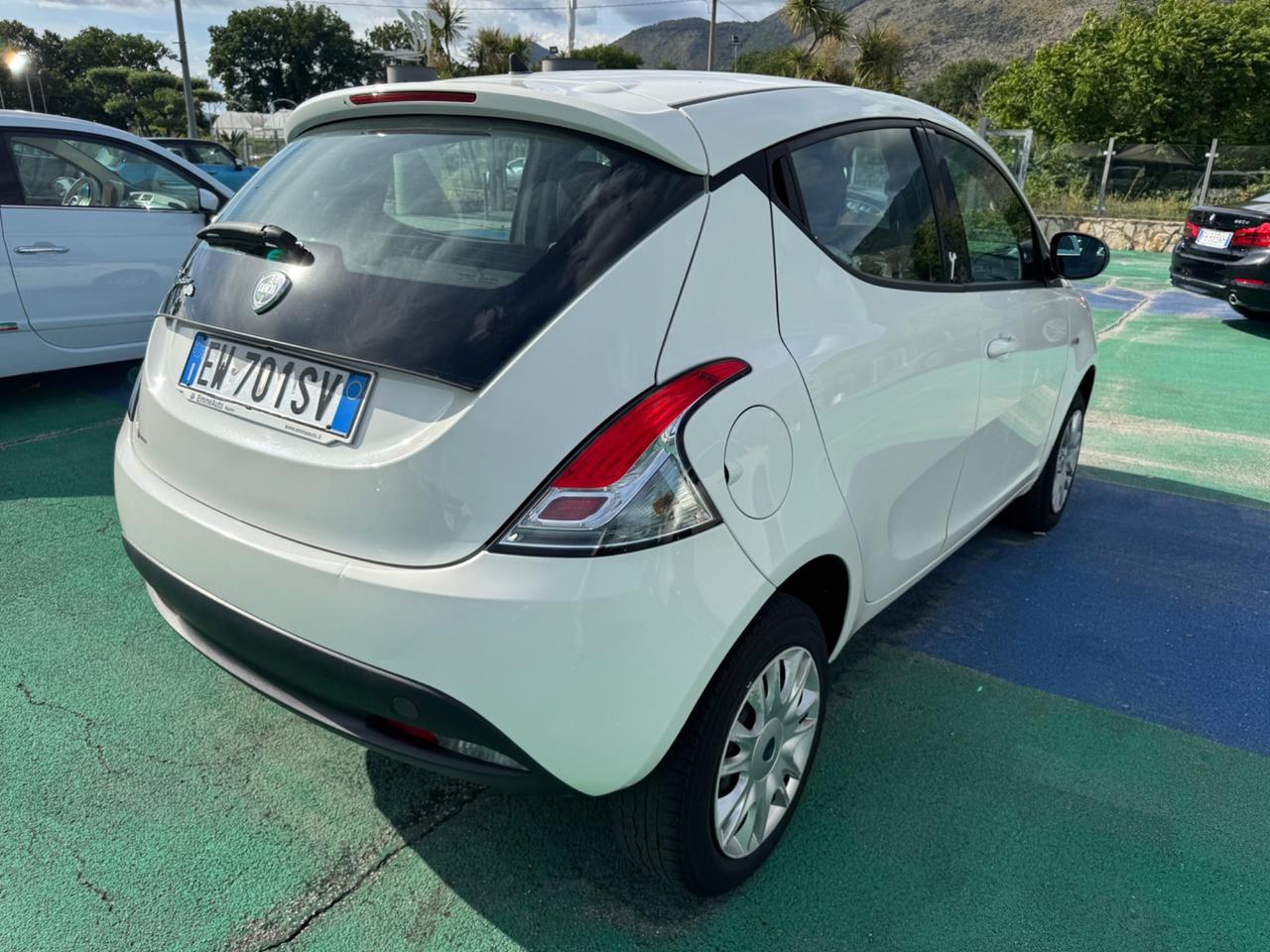 Lancia Ypsilon 0.9 TwinAir 85 CV 5 porte Metano Ecochic Gold