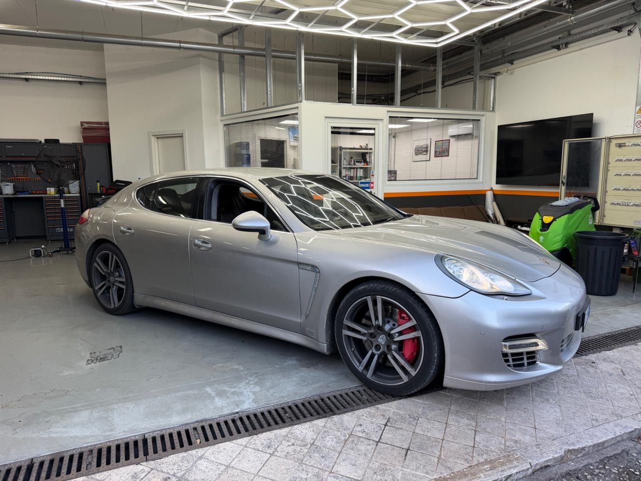 Porsche Panamera 4.8 Turbo BOOK SERVICE