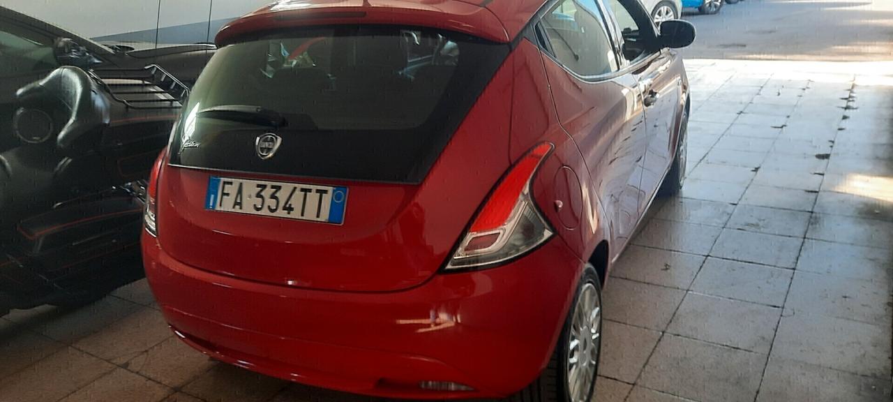 Lancia Ypsilon cc12 benzina anno 2015