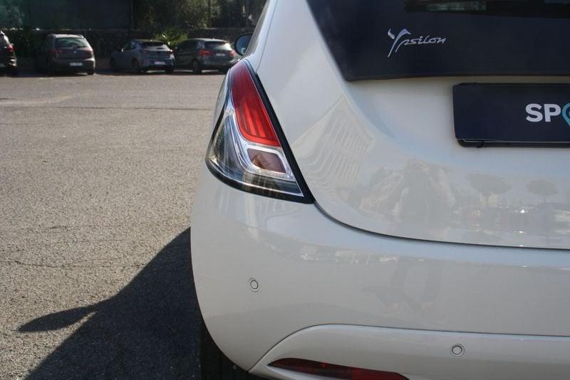 Lancia Ypsilon 1.0 FireFly 70cv Hybrid ALBERTA FERRETTI
