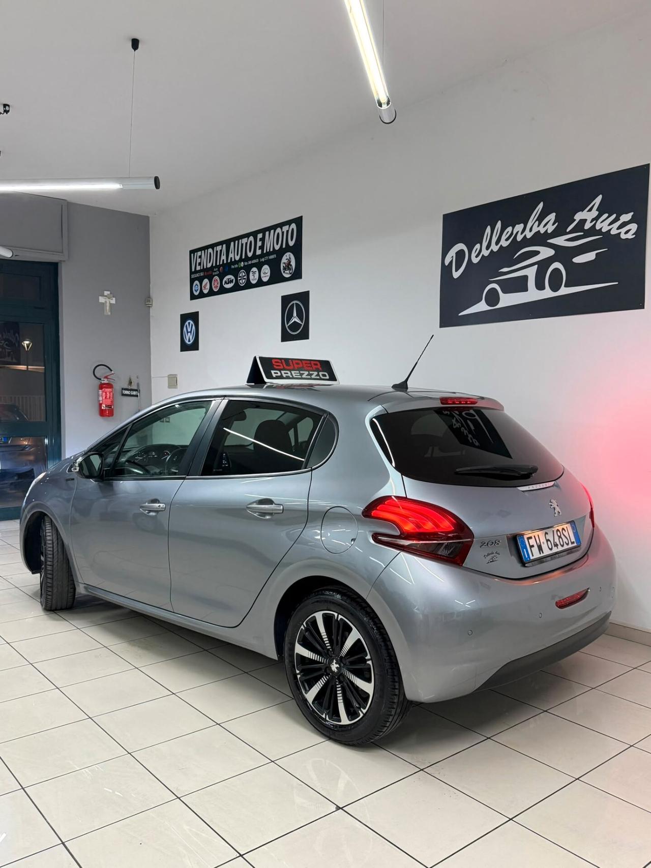 Peugeot 208 BlueHDi 100 S&S 5 porte Signature
