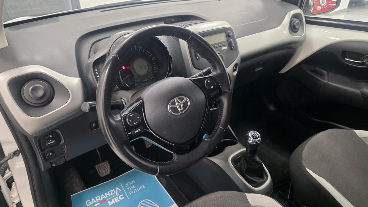 Toyota Aygo 1.0 VVT-i 69 CV 5 porte x-cool
