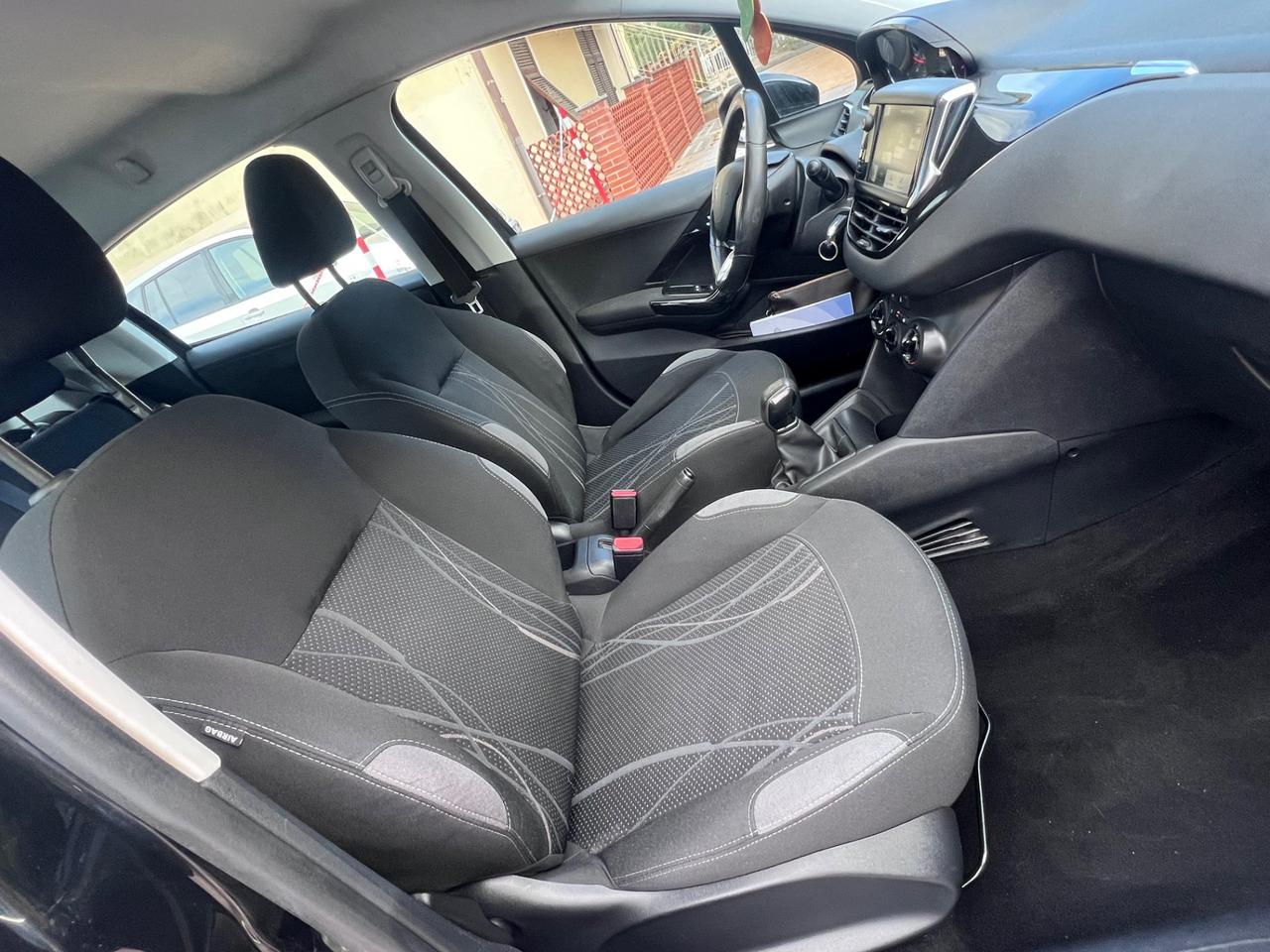 Peugeot 208 1.4 HDi 68 CV 5 porte Allure