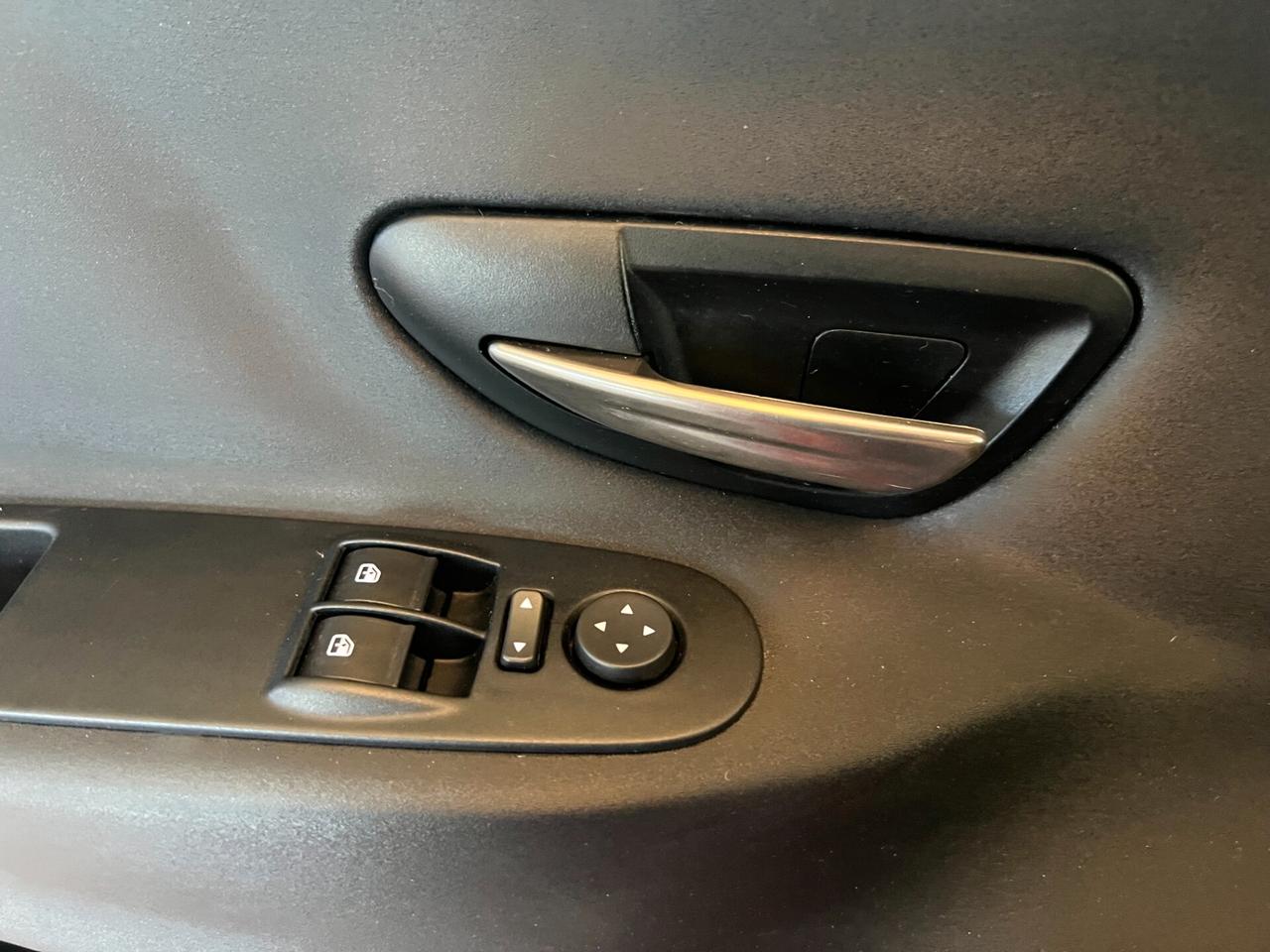 Lancia Ypsilon 1.2 69 CV 5 porte Gold OK NEOPATENTATI