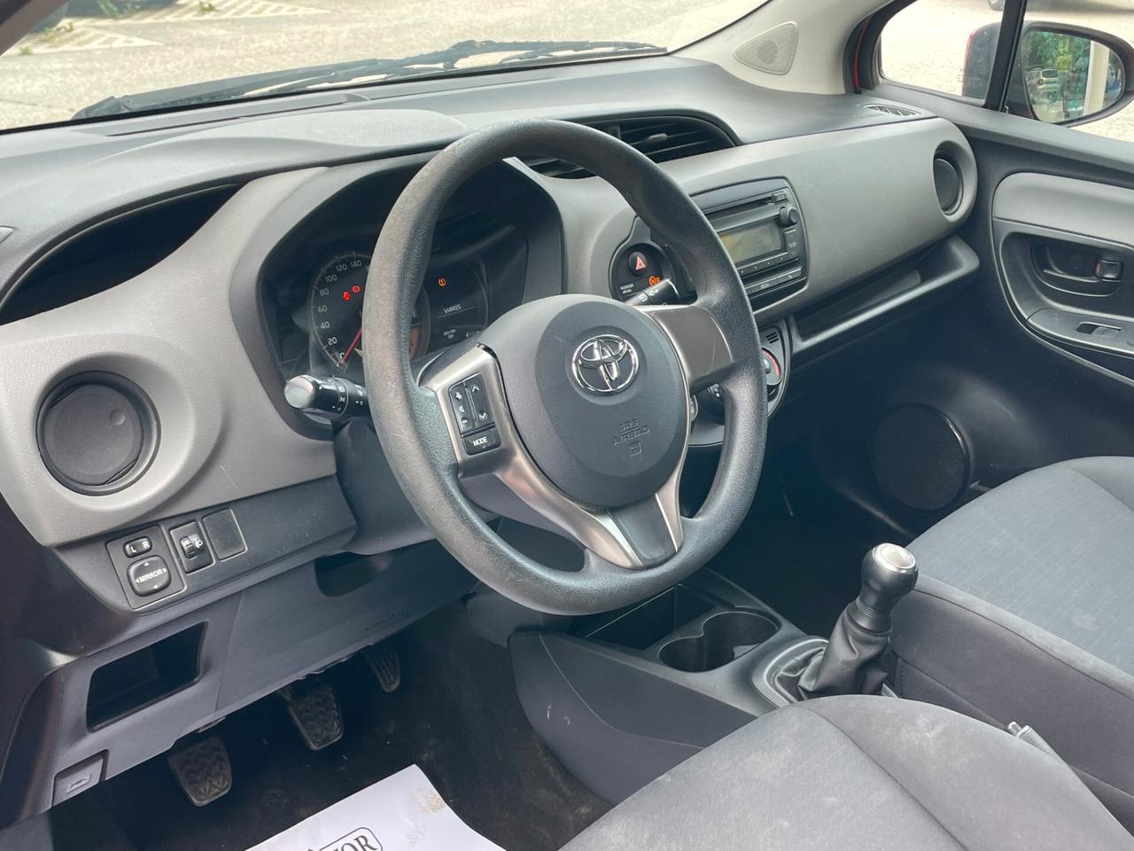 Toyota Yaris 1.0 5 porte Lounge OK NEOPATENTATI