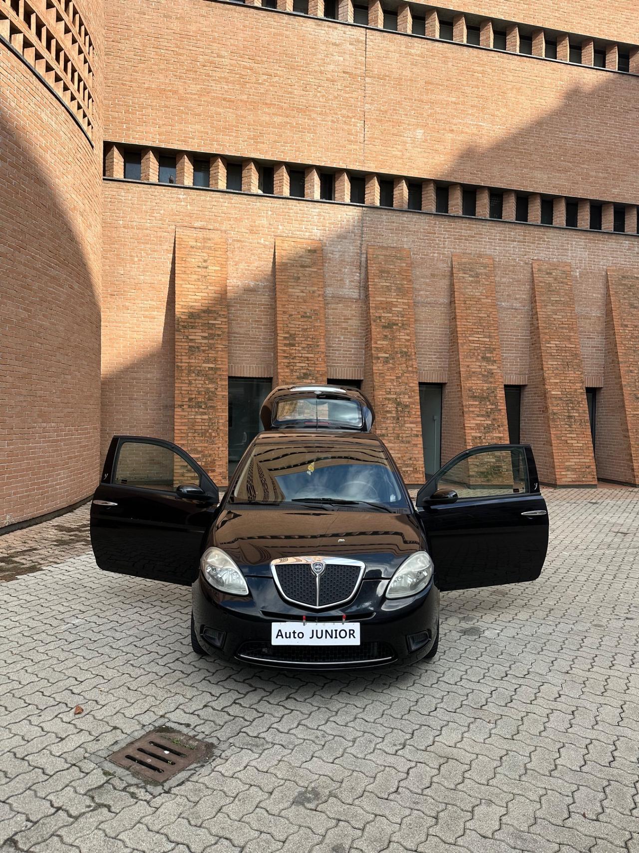 Lancia Ypsilon 1.2 Platino