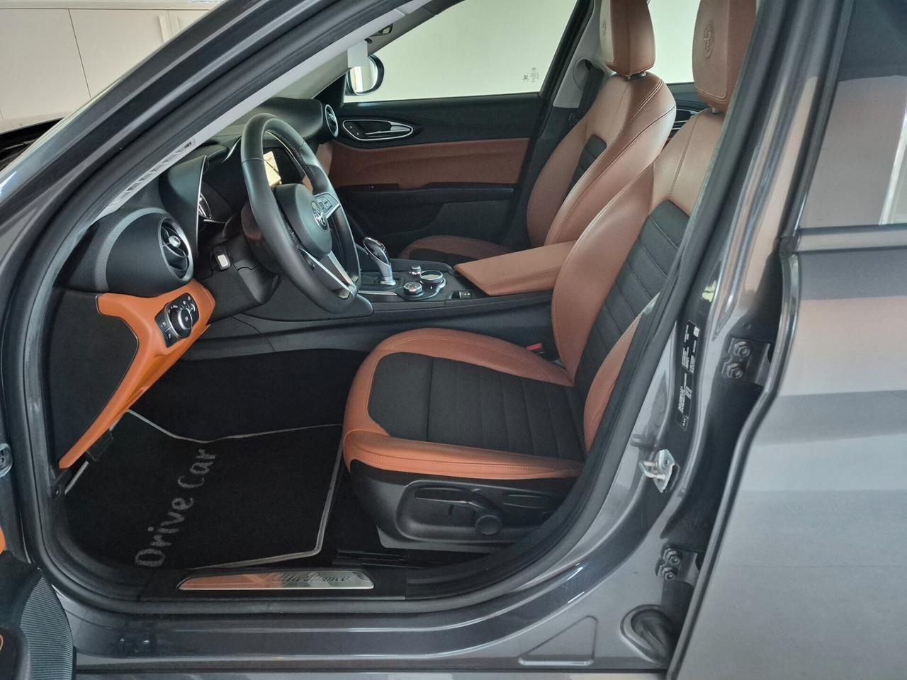 Alfa Romeo Giulia SUPER 2.2 JTDM (DIESEL) AT8 BLUETOOTH NAVI LED