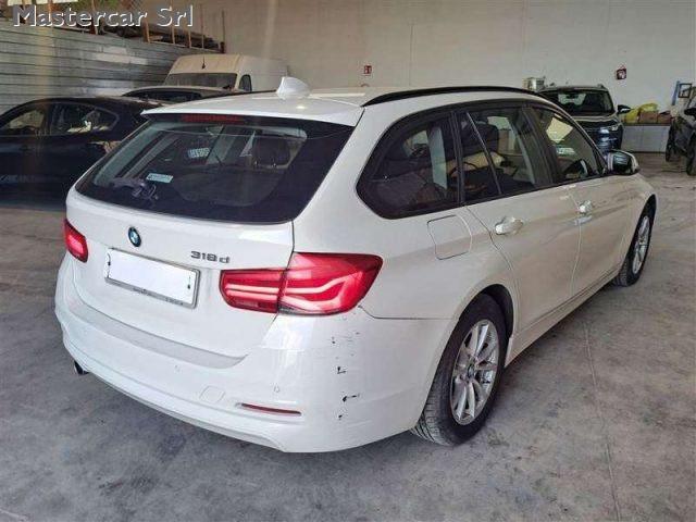 BMW 318 d 150cv Touring Business Advantage auto - FM041BJ