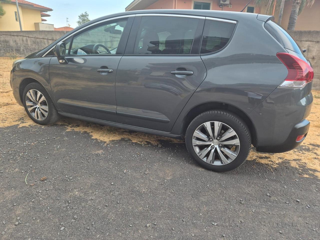 Peugeot 3008 1.6 HDi 115CV Business