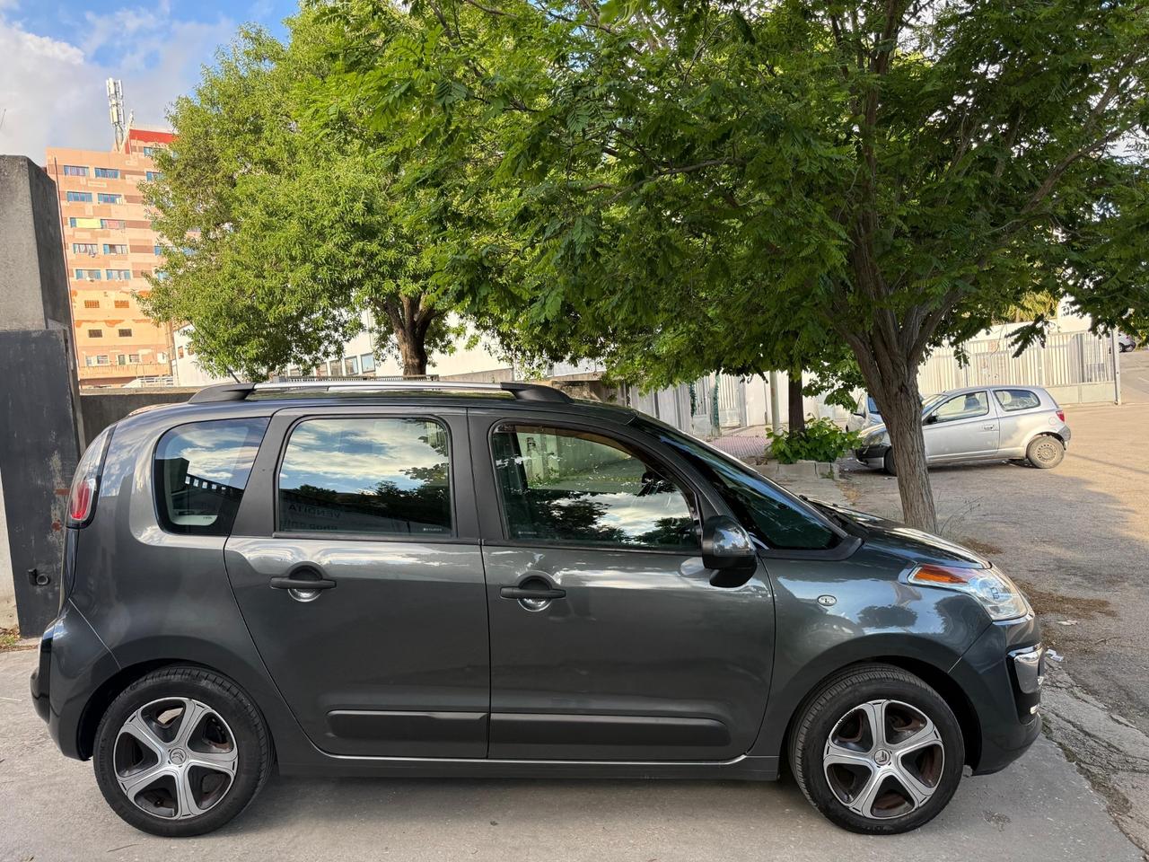 Citroen C3 Picasso Km.86.000! GANCIO TRAINO