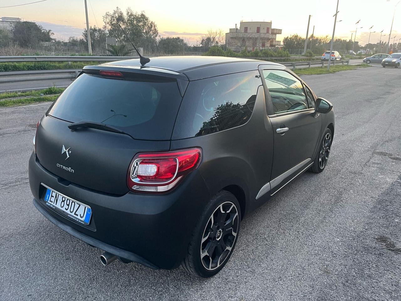 Ds DS3 DS 3 1.4 HDi 70 Just Black Unipro 2012