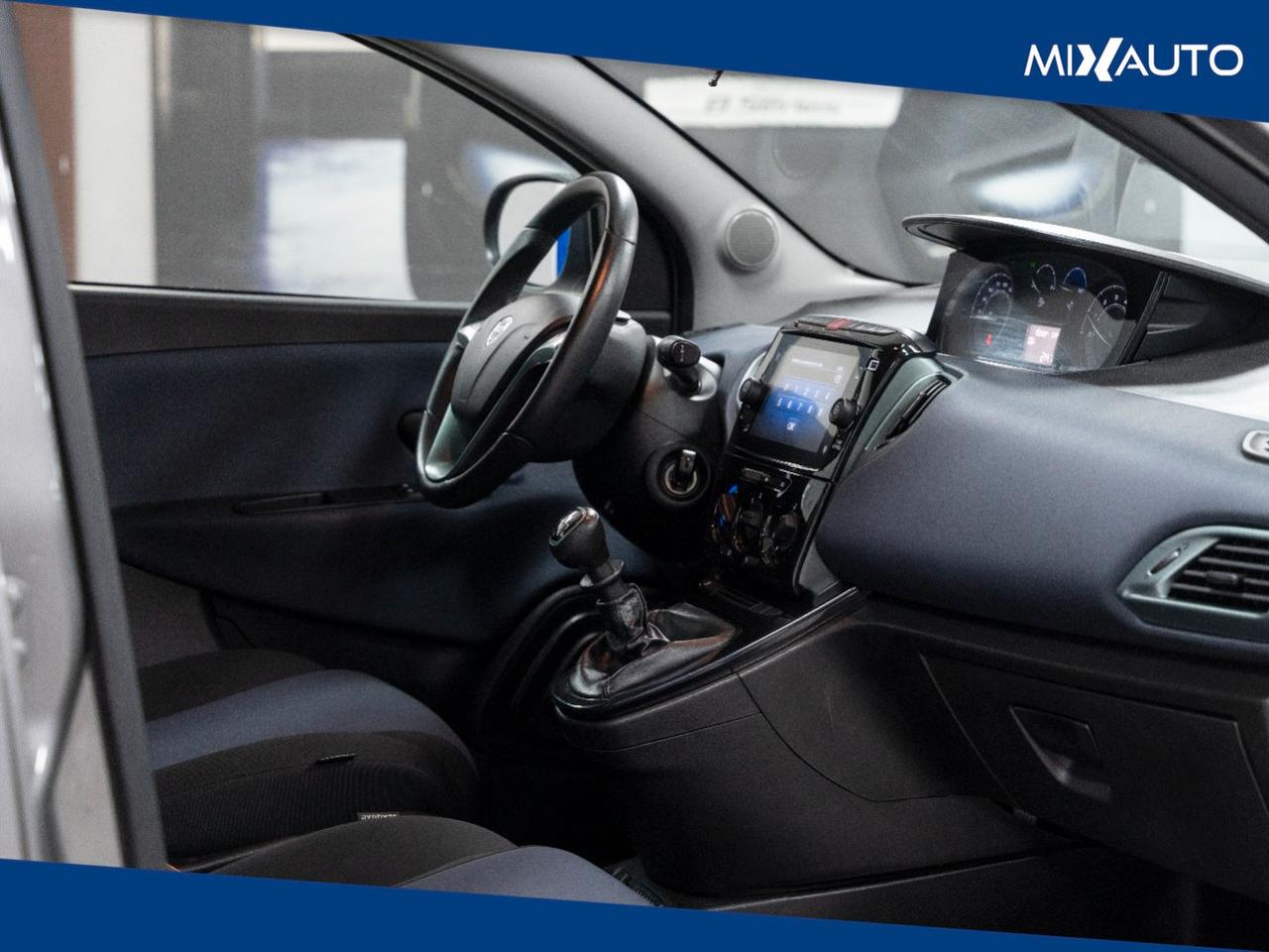 Lancia Ypsilon 1.0 Firefly Hybrid Gold Plus 70CV 5 Porte