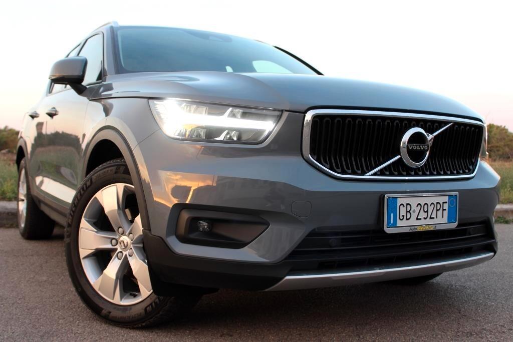 VOLVO XC40 D3 Momentum *FULL LED *Carplay