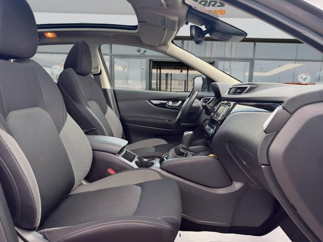 Nissan Qashqai 1.5 dci N-Connecta 115cv dct Con TELECAMERA & NAV.