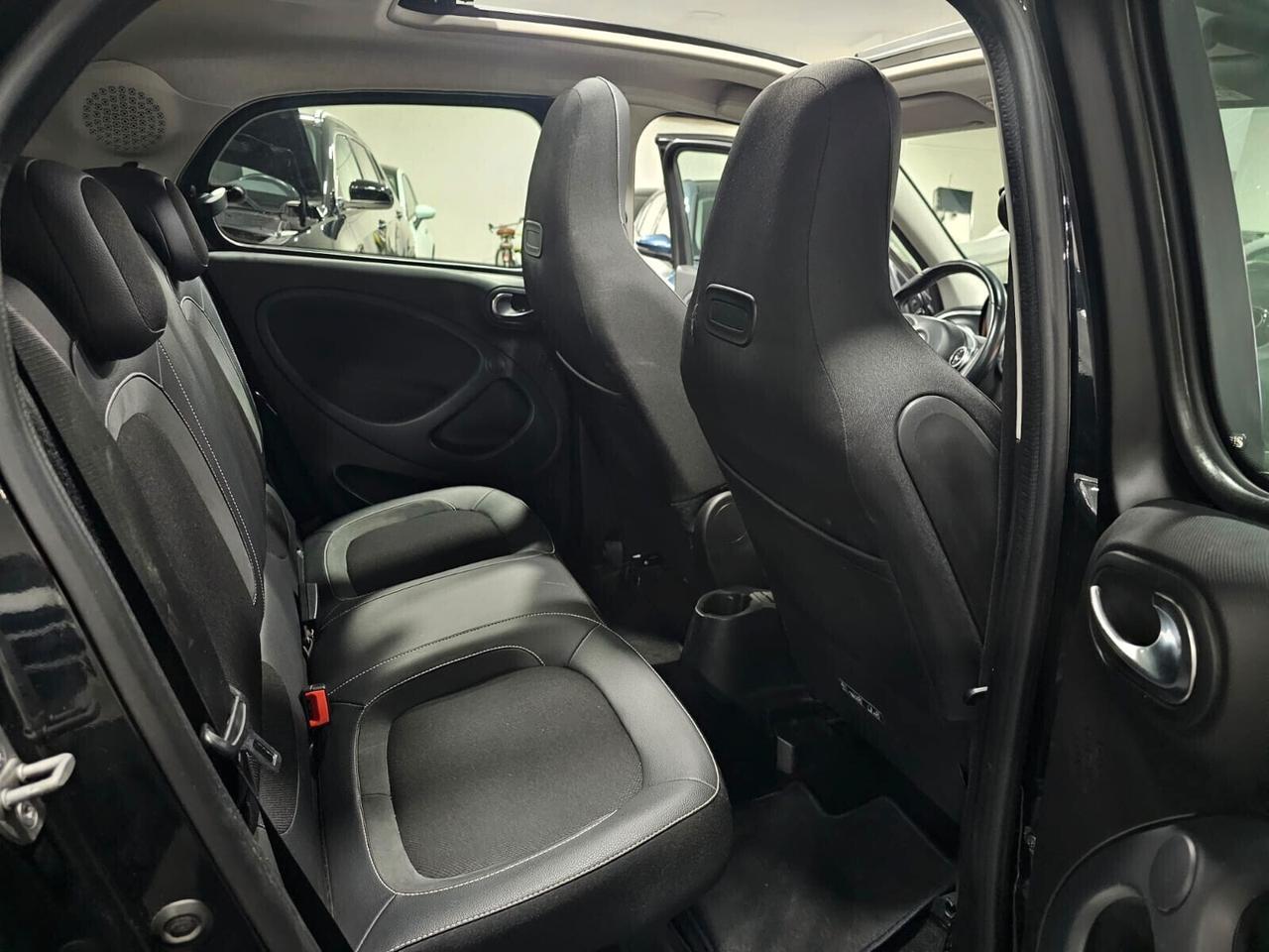 NUOVA SMART FORFOUR BRABUS EXCLUSIVE CABRIO EDITION 0.9 BENZ 109CV TWINAMIC