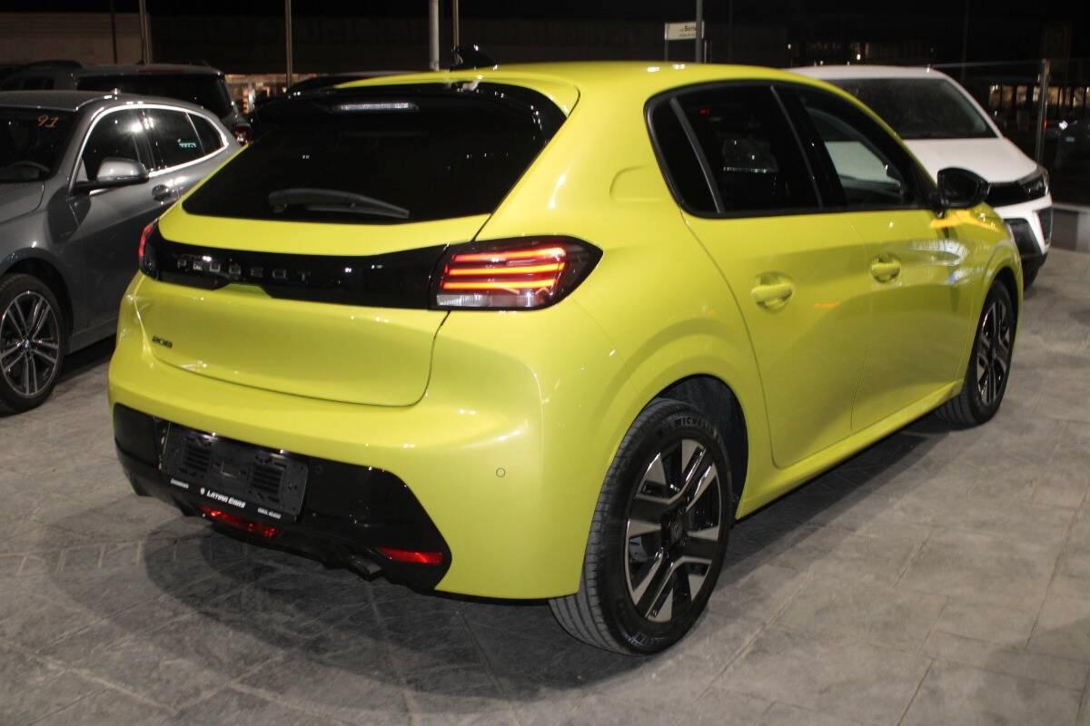Peugeot 208 1.2 puretech Allure s&s 100cv Con CARPLAY