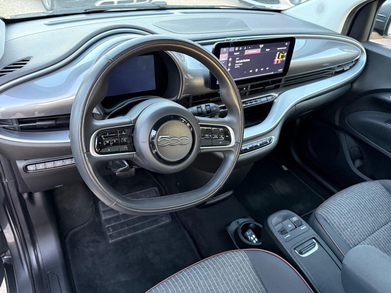 Fiat 500 500e Berlina 42 kWh Passion