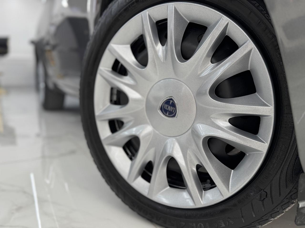 Lancia Ypsilon 1.2 69 CV 5 GPL Platinum