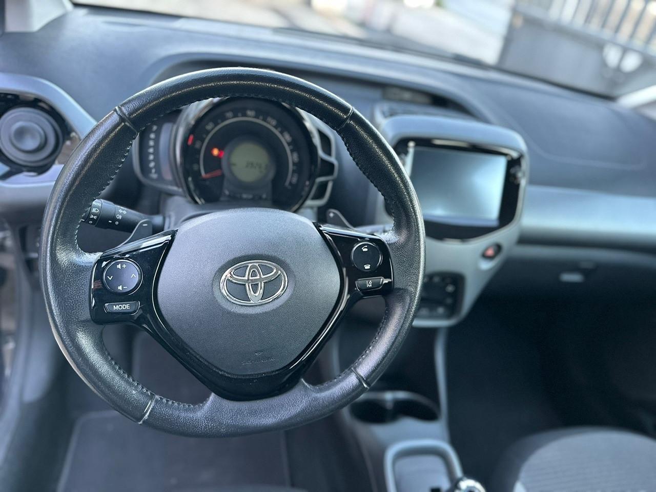 Toyota Aygo Connect 1.0 VVT-i 72 CV 5 porte x-play MMT
