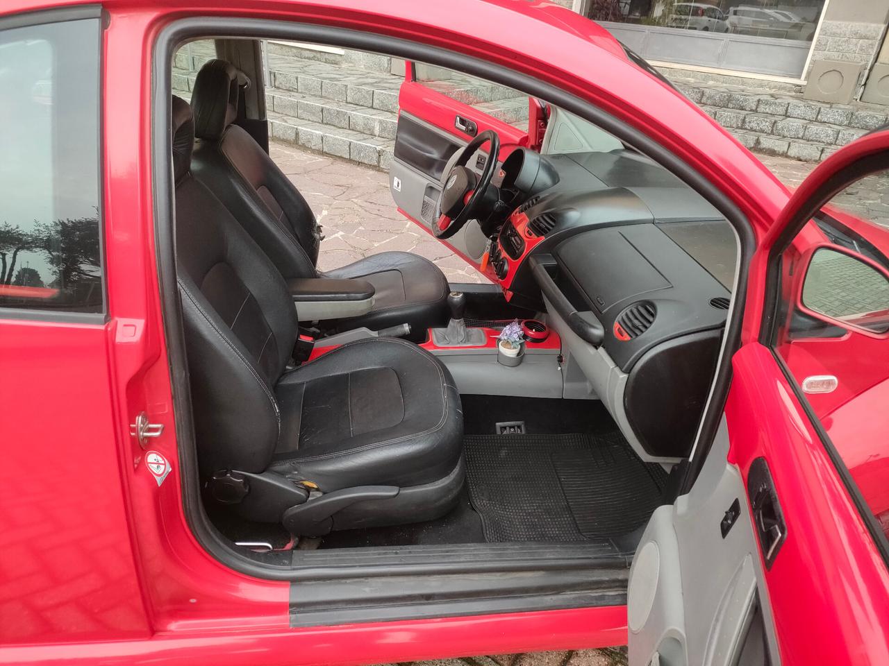 Volkswagen New Beetle 2.0 Gpl pelle e tettuccio