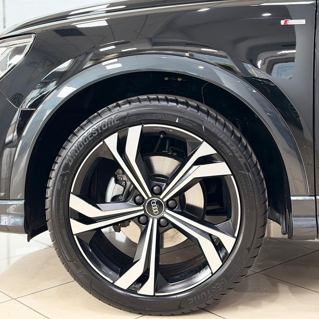 Audi Q3 Sportback 35 TDI Identity Black |tetto apribile|