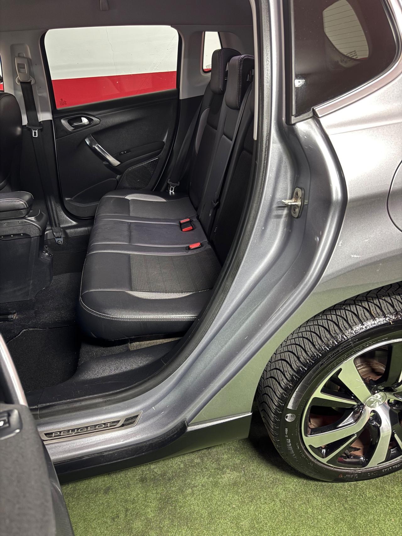 Peugeot 2008 1.6 e-HDi 92 CV Allestimento Allure top di gamma