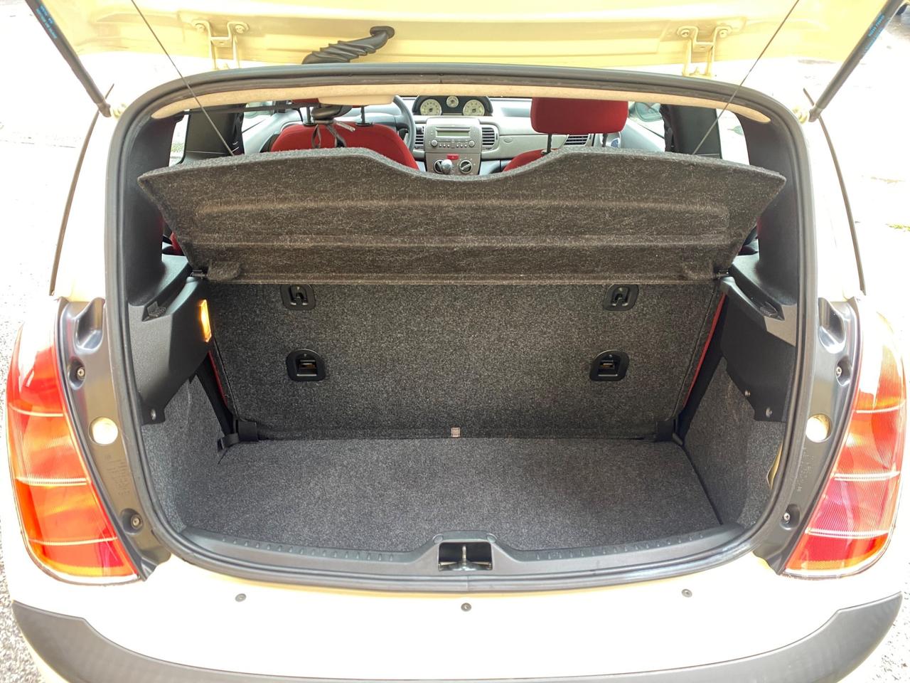 Lancia Ypsilon 1.2 Benzina Argento NEOPATENTATI