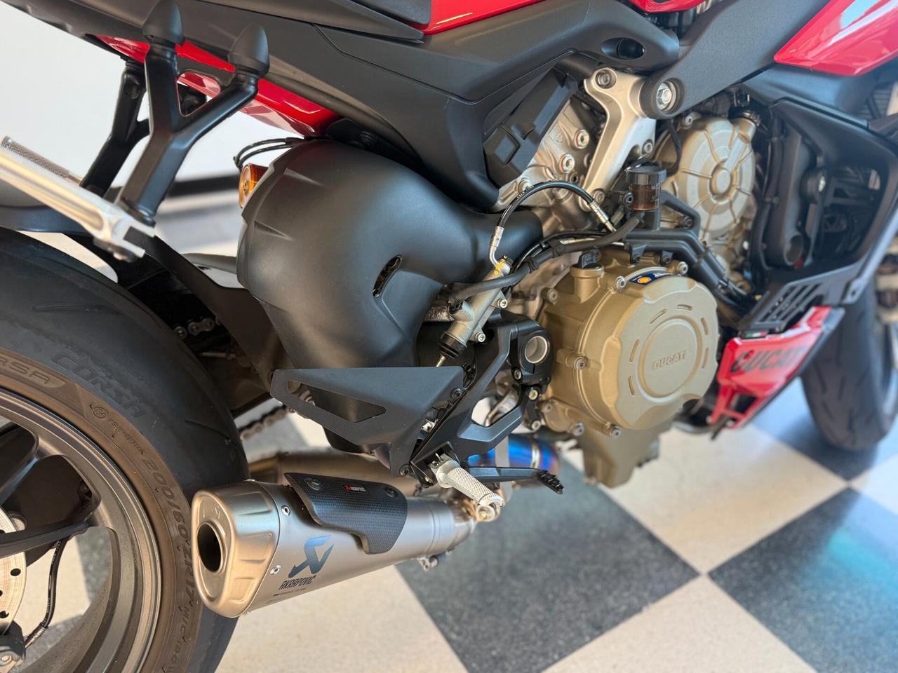 Ducati Streetfighter V4S