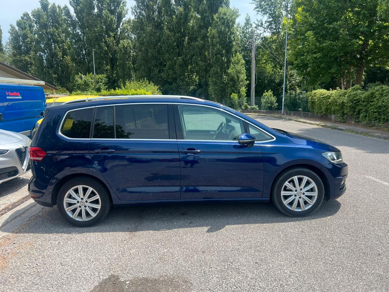 Volkswagen Touran 2.0 TDI 150 CV DSG BlueMotion Technology restyling