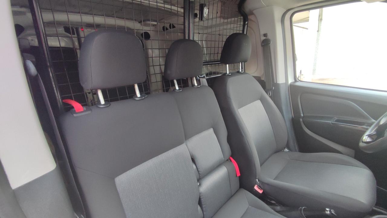 Fiat Doblo 1.6 MJT - 3 POSTI -