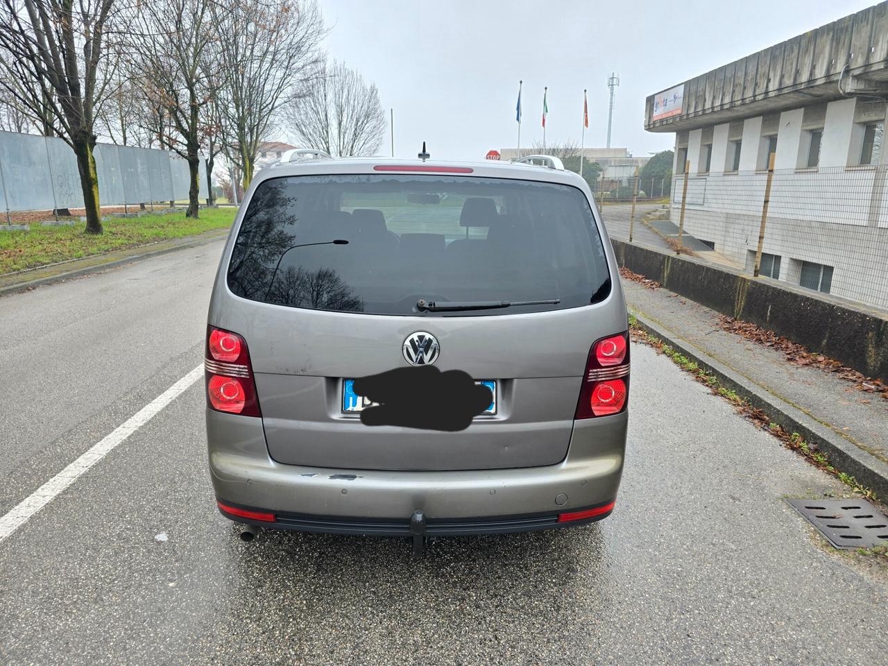 Volkswagen Touran 2.0 Metano 7 Posti GANCIO TRAINO