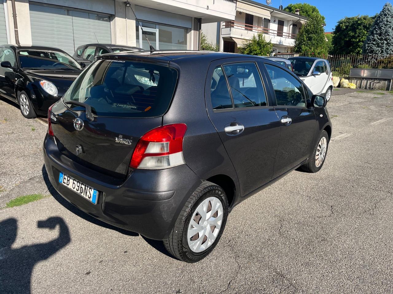 Toyota Yaris 1.0 5 porte Sol