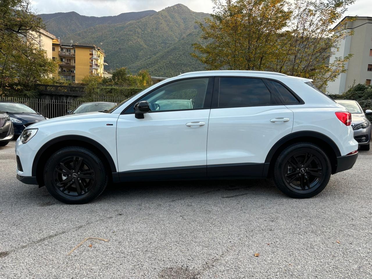 Audi Q3 35 TDI S tronic IDENTITY BLACK - SPORT