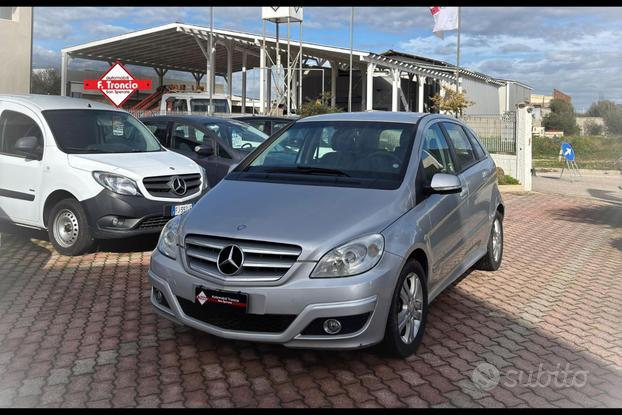 MERCEDES-BENZ B 180 CDI Premium