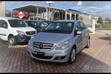 MERCEDES-BENZ B 180 CDI Premium