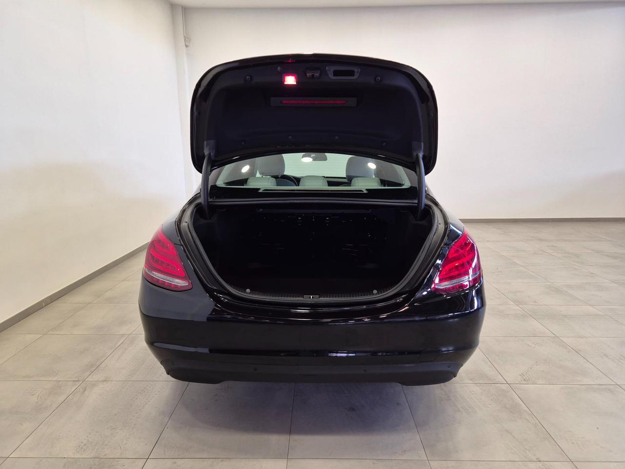 MERCEDES-BENZ C 180 d Executive