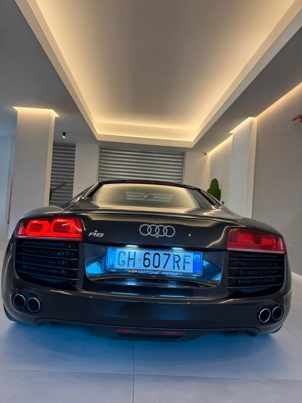 AUDI R8 V8 420CV UNIPRO PERMUTE GARANZIA R-TRONIC