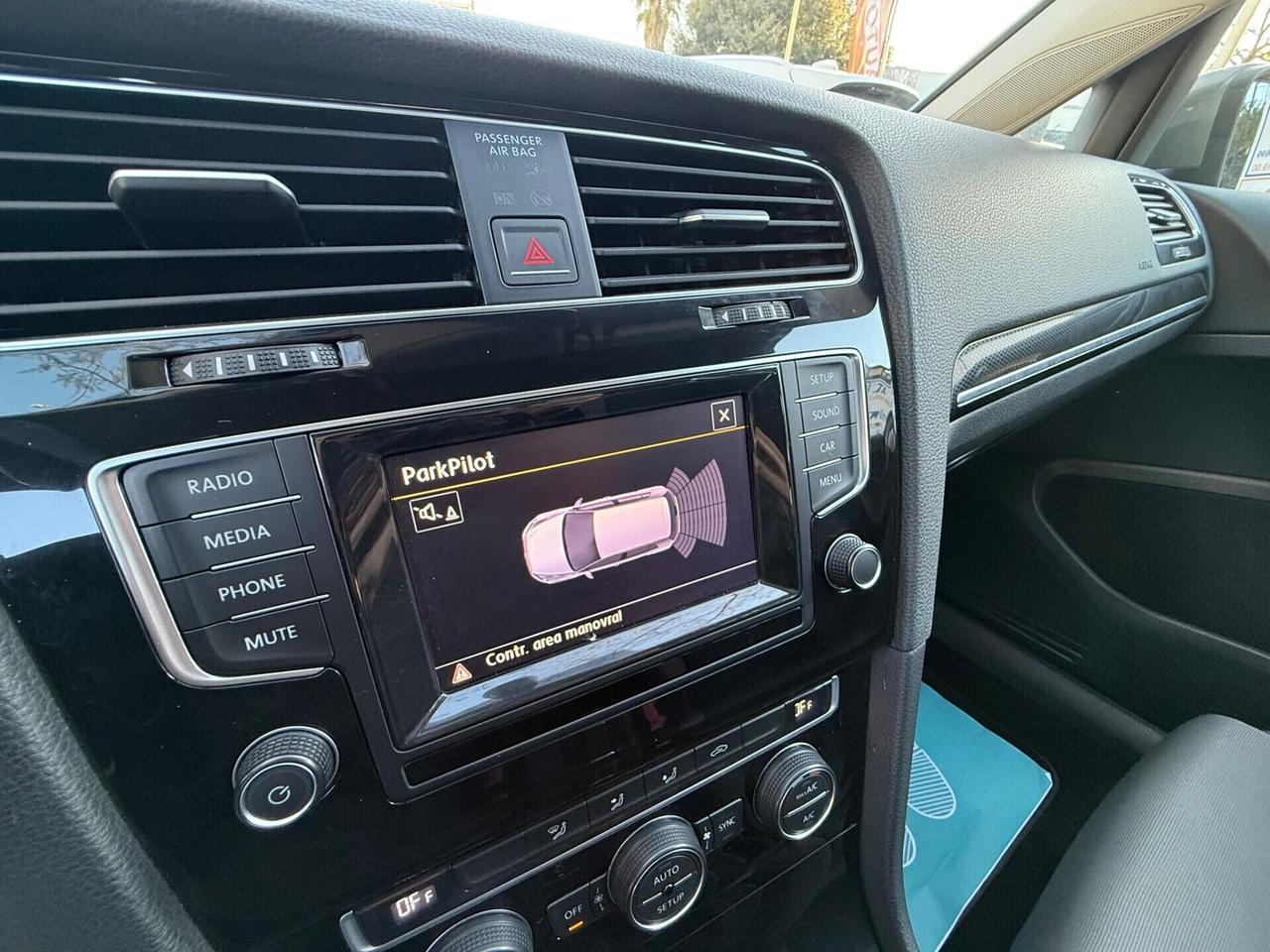 Volkswagen Golf 7 TDI AUT. 7M DIST. FATTA